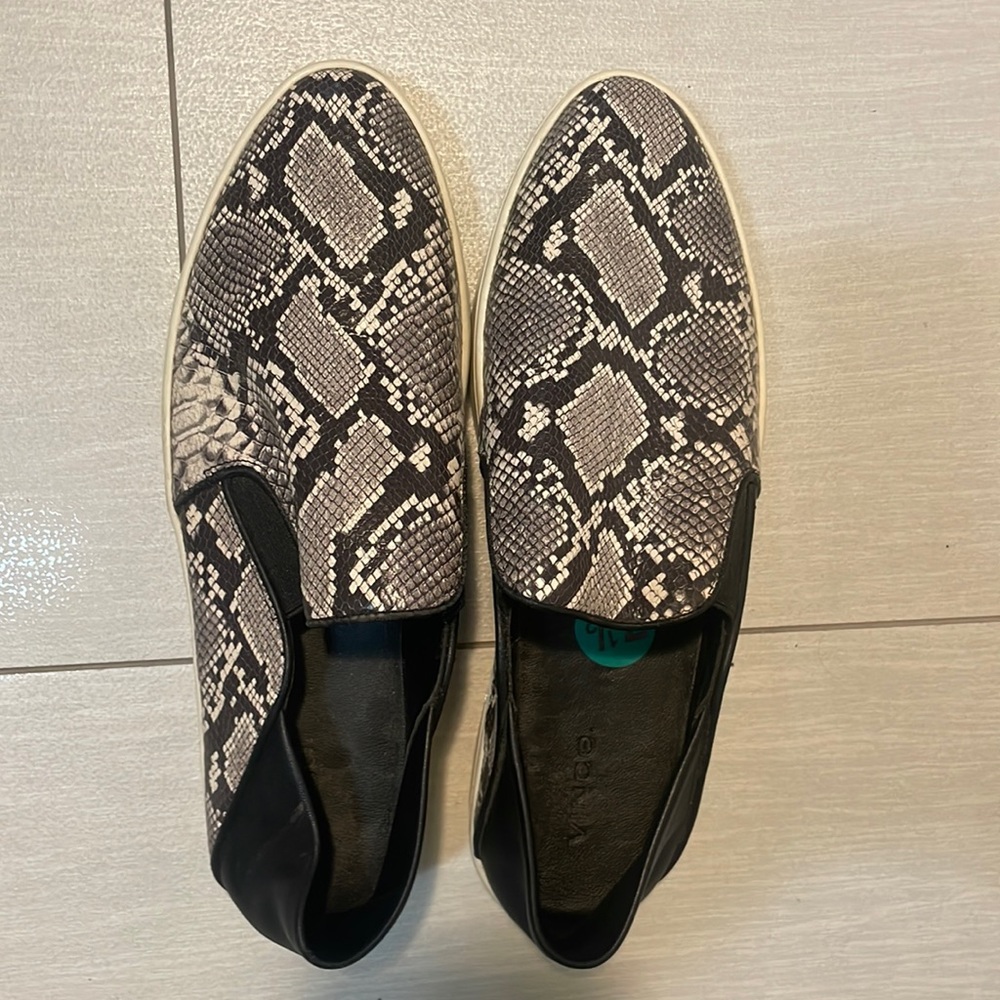 Vince sneakers brand new/ never worn